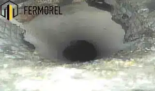 Diagnóstico de infiltração em tubo de algeroz por CCTV Câmara CCTV para localizar fugas de água e roturas em tubos de algeroz e pluviais.