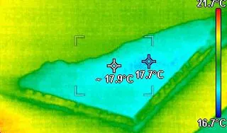 Câmara termográfica usada pela Fermorel para identificar fugas de água e variações térmicas em Lisboa